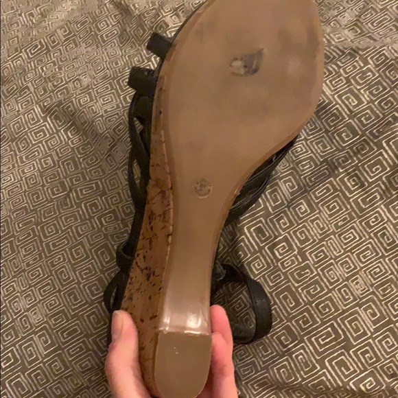 St John’s Bay wedges - Picture 3 of 4